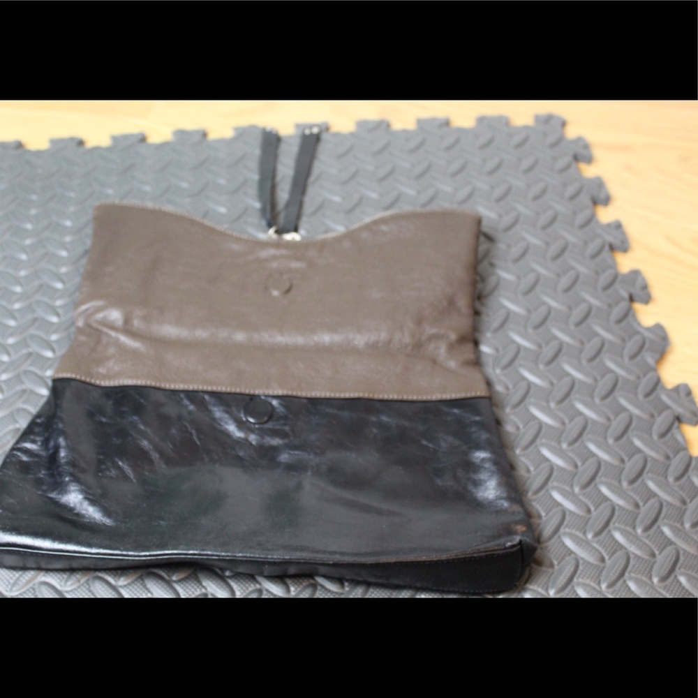 Kenneth Cole leather clutch - Picture 4 of 5